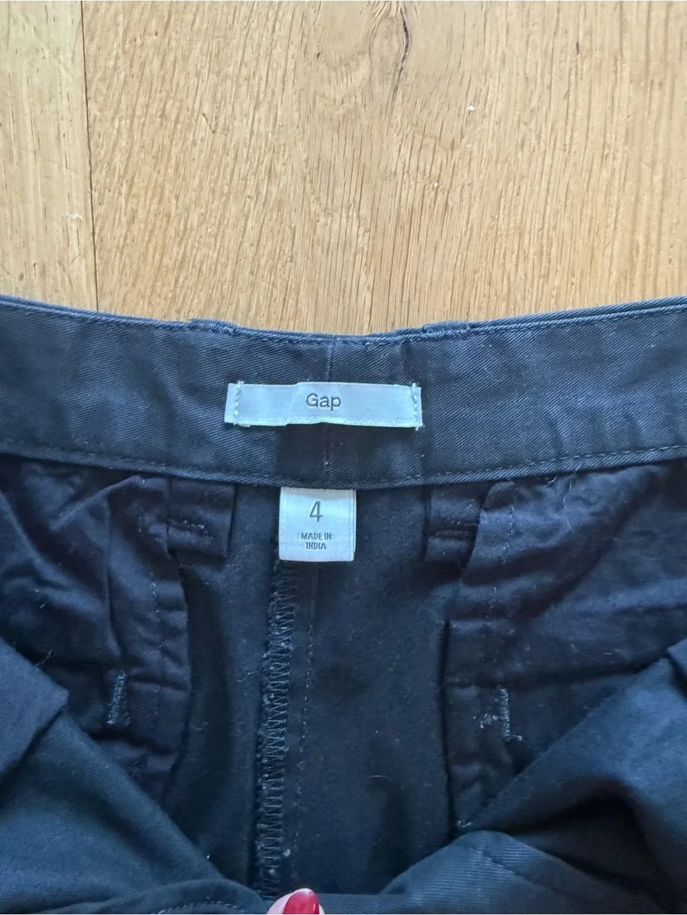 Gap scalloped edge shorts